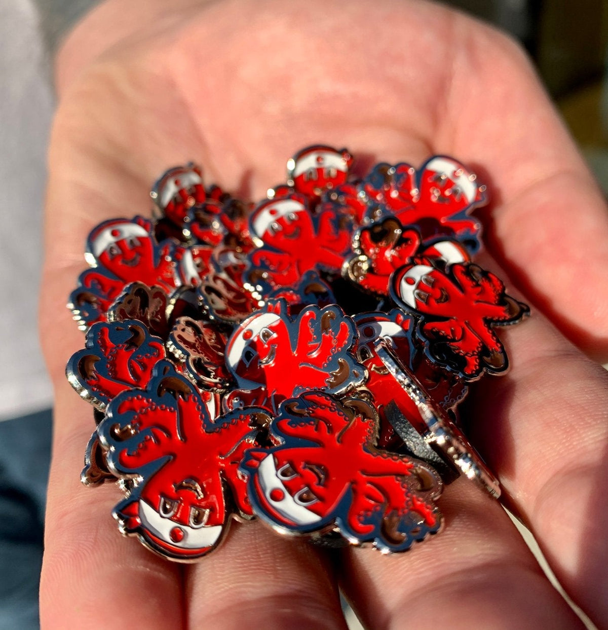 Red Octo Pin J8
